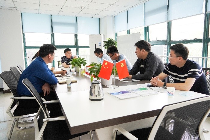 枫杨园区科技服务部吕亚飞一行莅临U8国际宣贯“专利微导航”